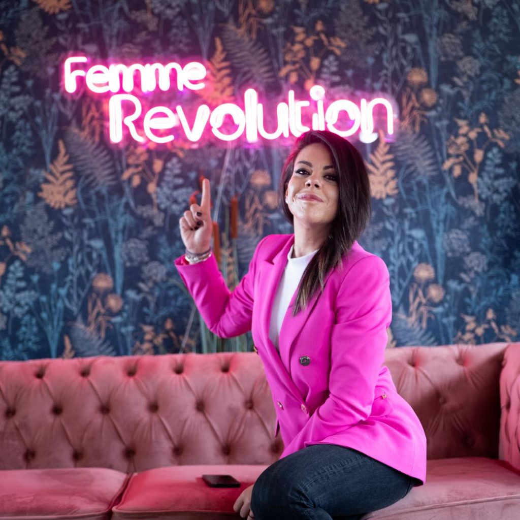 Laura Encina Femme Revolution